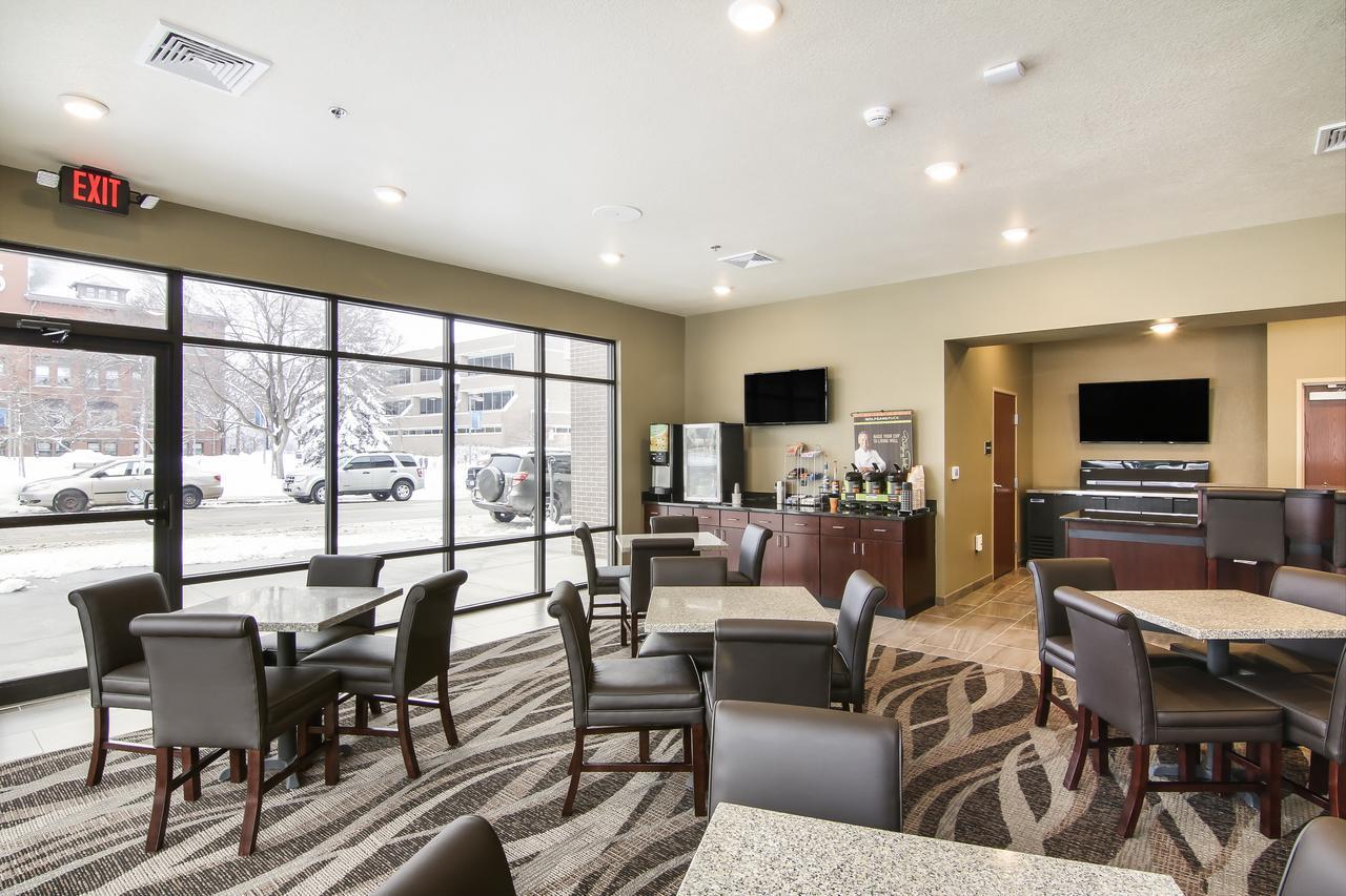 Cobblestone Inn & Suites - Menomonie/Uw-Stout Екстер'єр фото