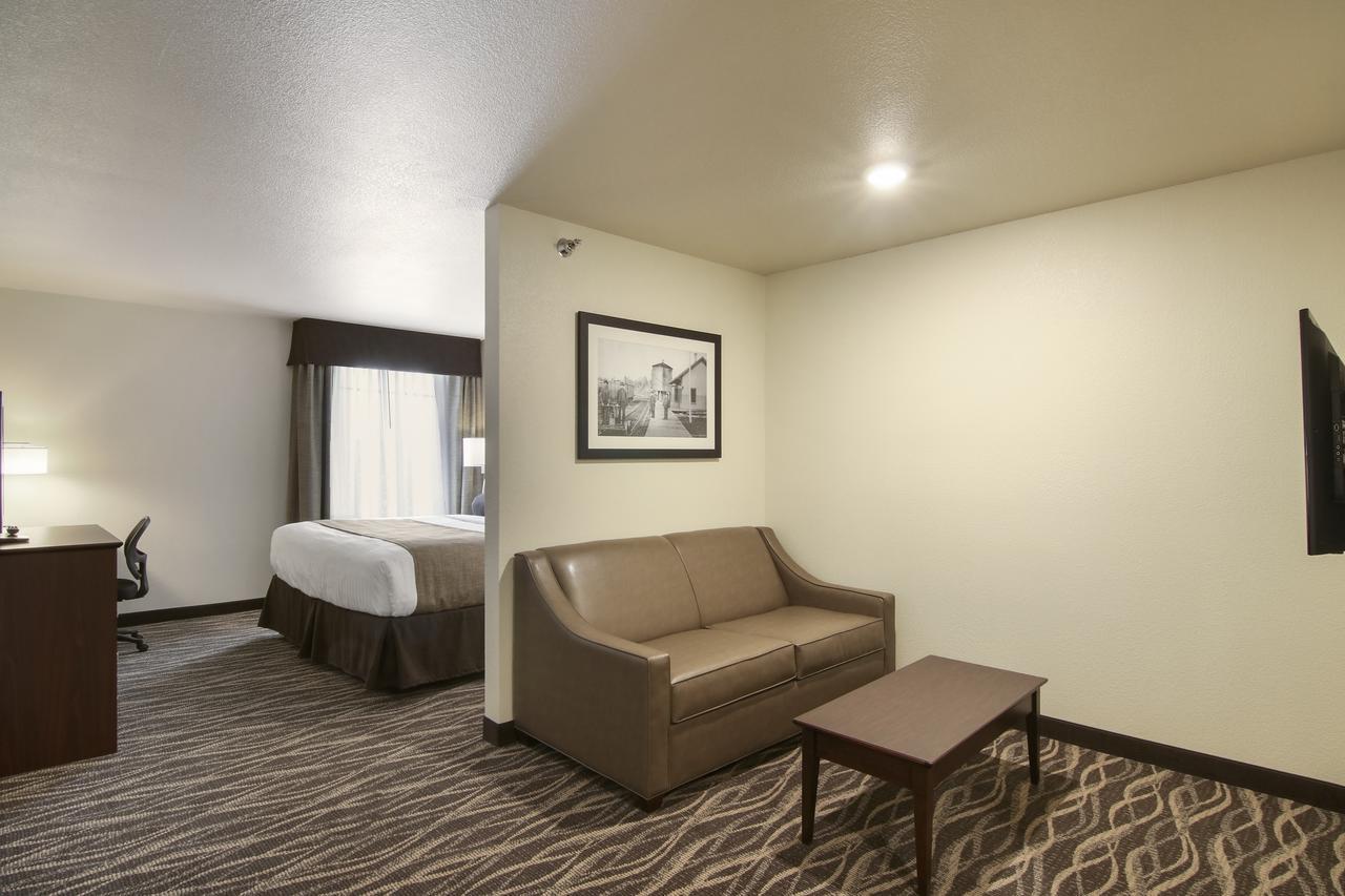 Cobblestone Inn & Suites - Menomonie/Uw-Stout Екстер'єр фото
