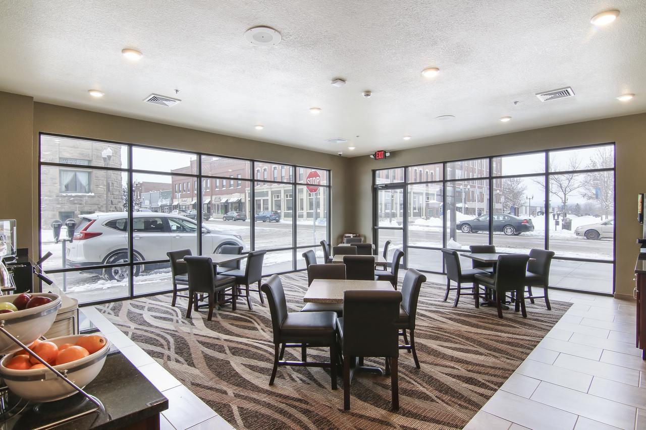 Cobblestone Inn & Suites - Menomonie/Uw-Stout Екстер'єр фото