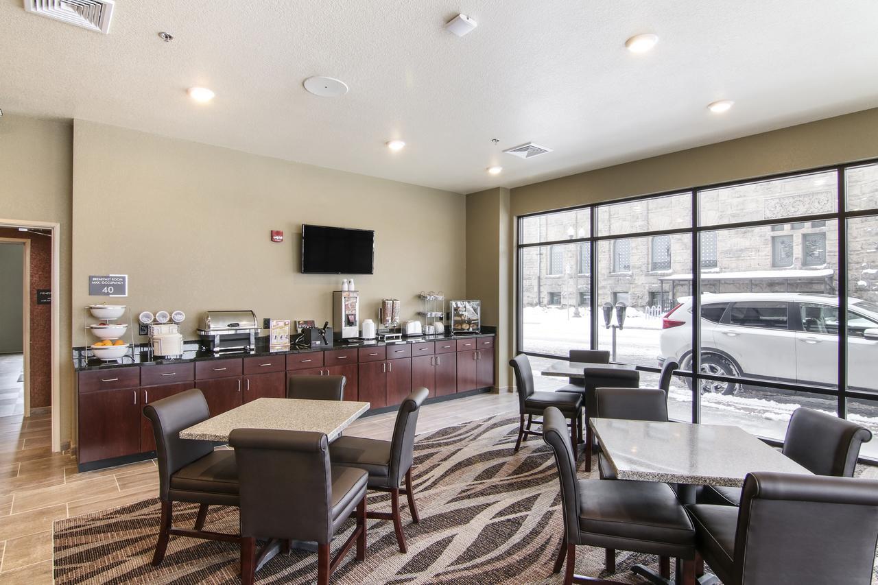 Cobblestone Inn & Suites - Menomonie/Uw-Stout Екстер'єр фото